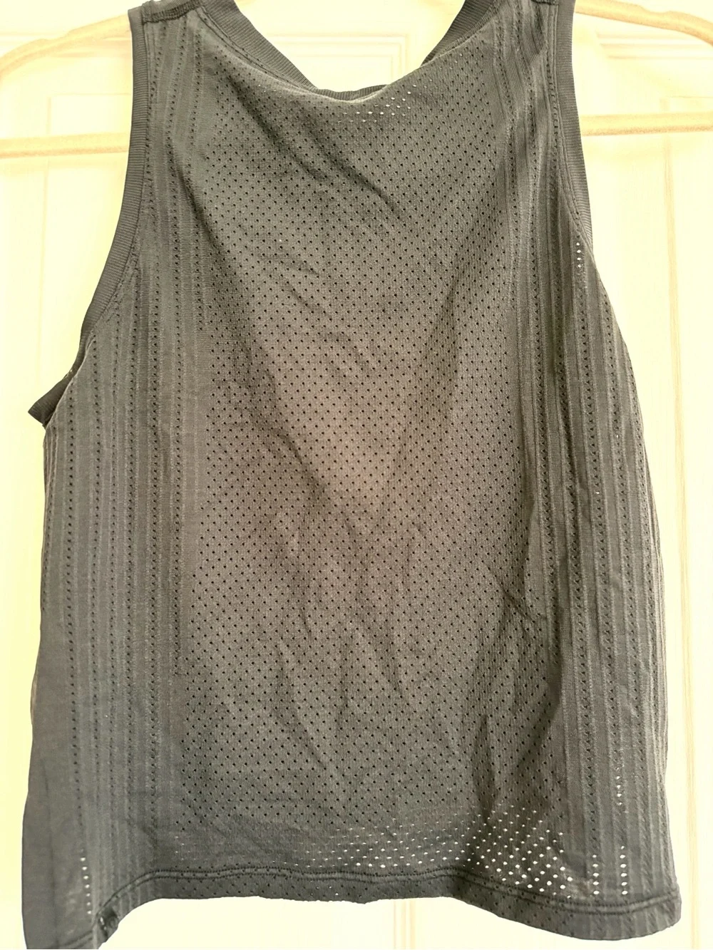 Lululemon Size 4 Women's Black Sleeveless Mesh Tank Top